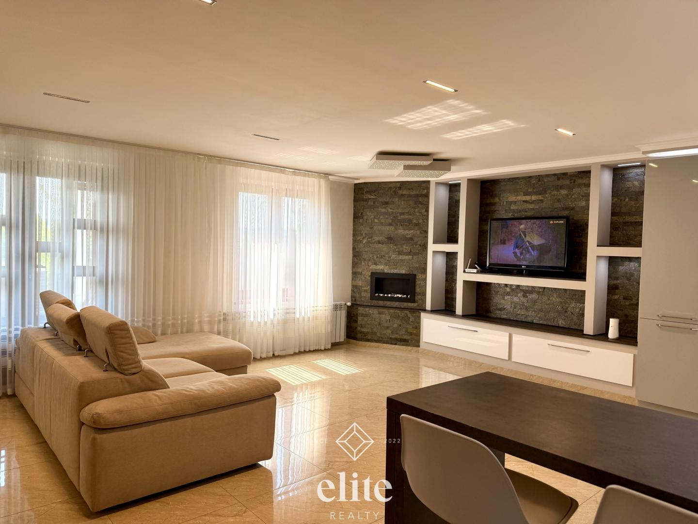 elite realty image