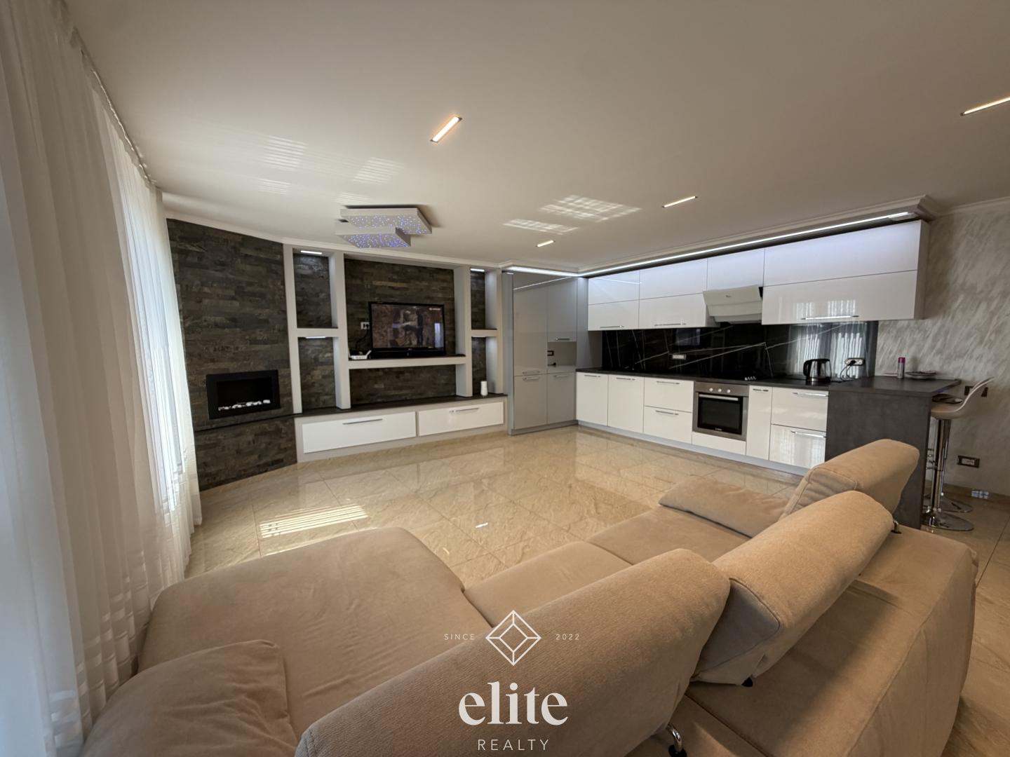 elite realty image