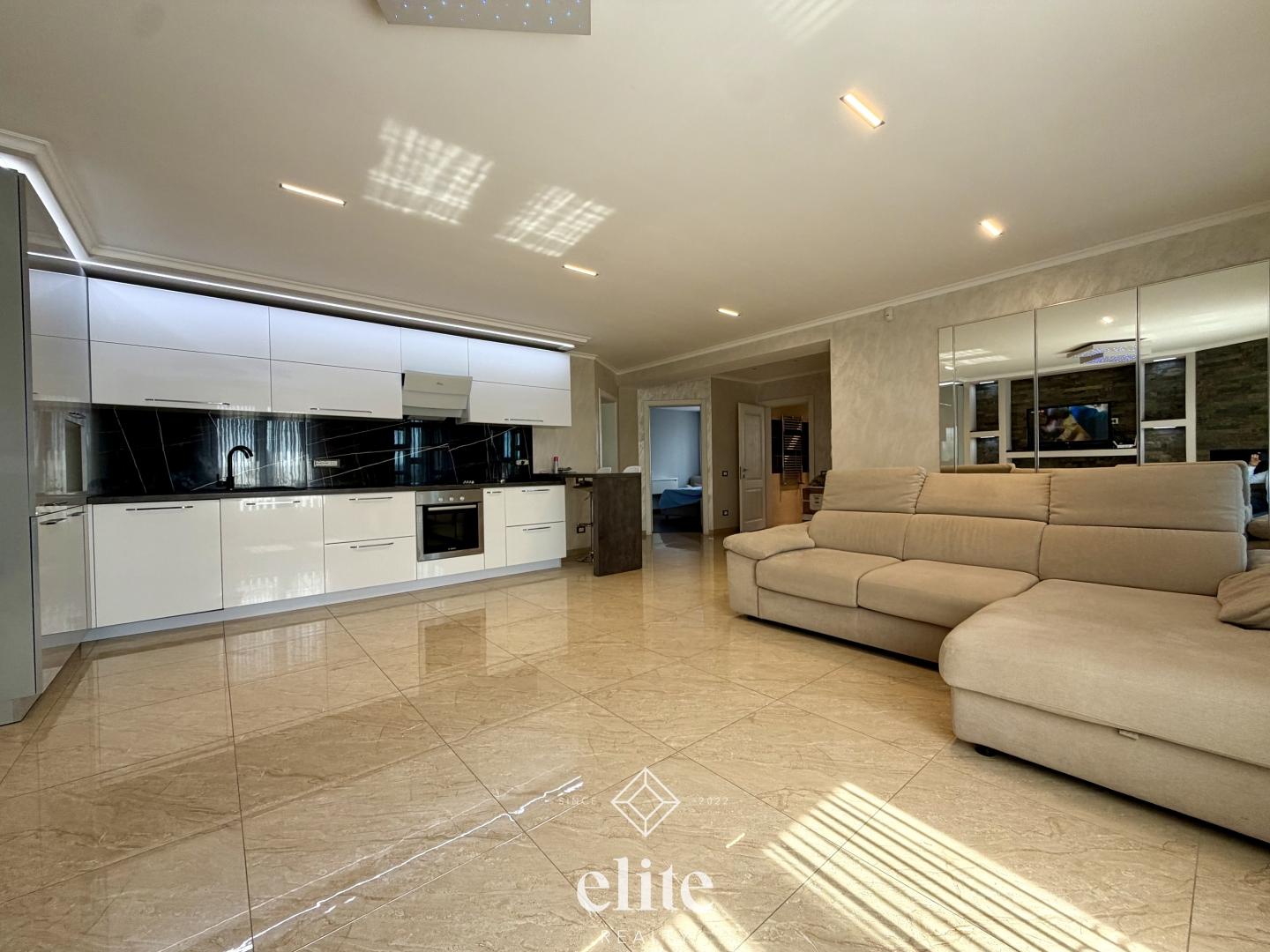 elite realty image