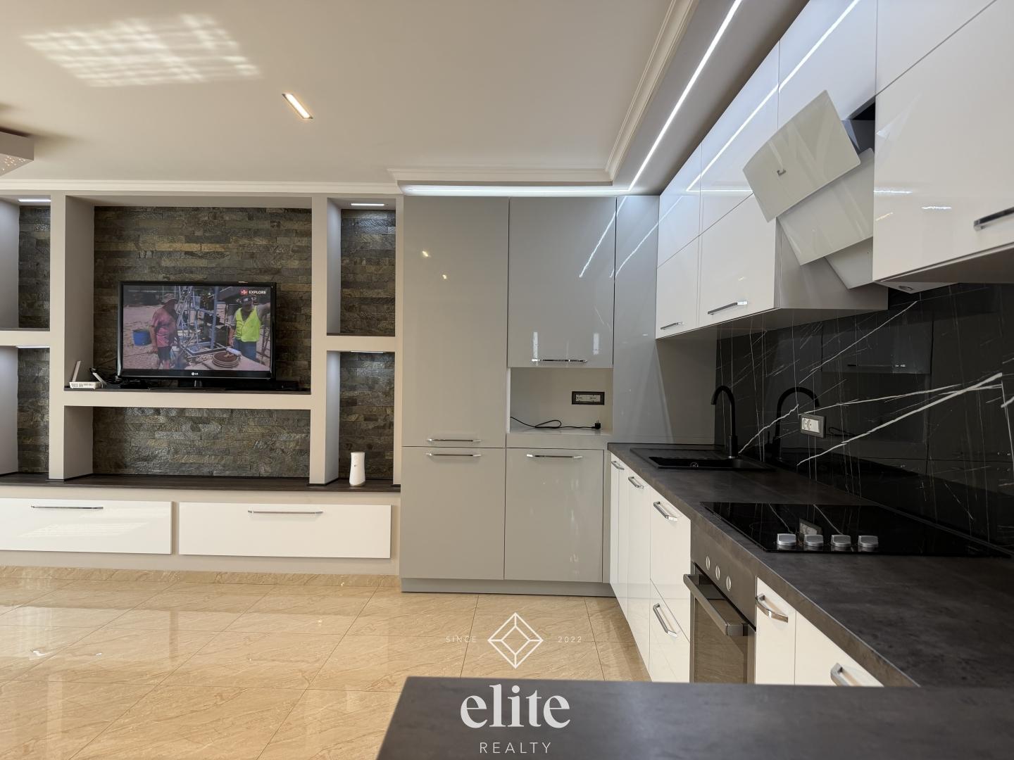 elite realty image
