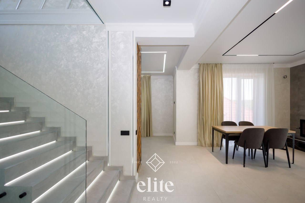 elite realty image