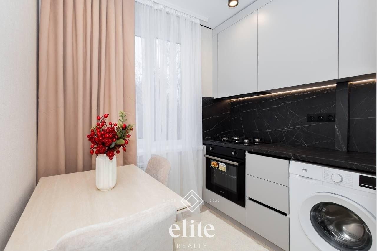 elite realty image