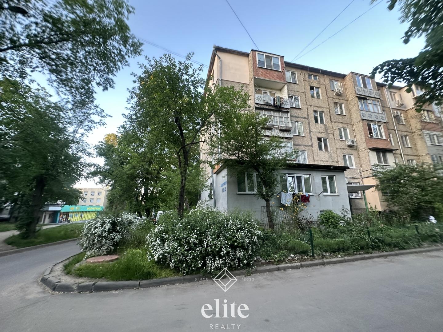 elite realty image