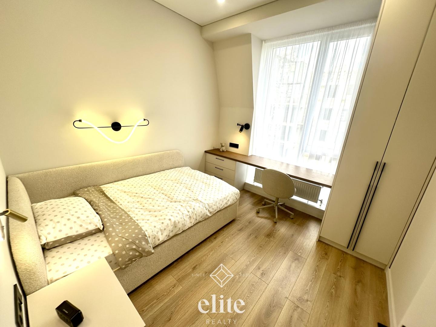 elite realty image