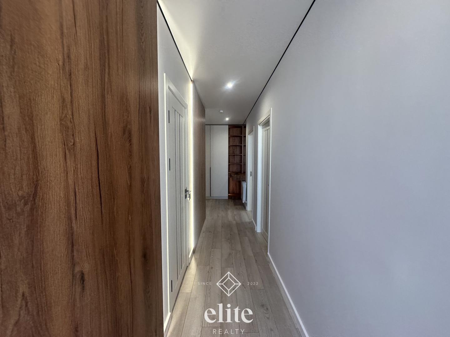 elite realty image