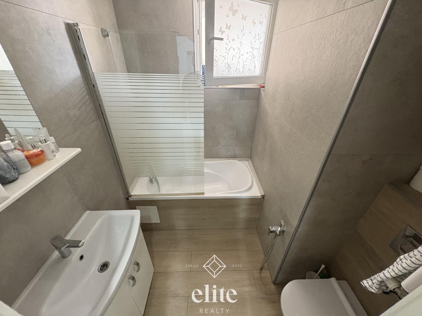 elite realty image