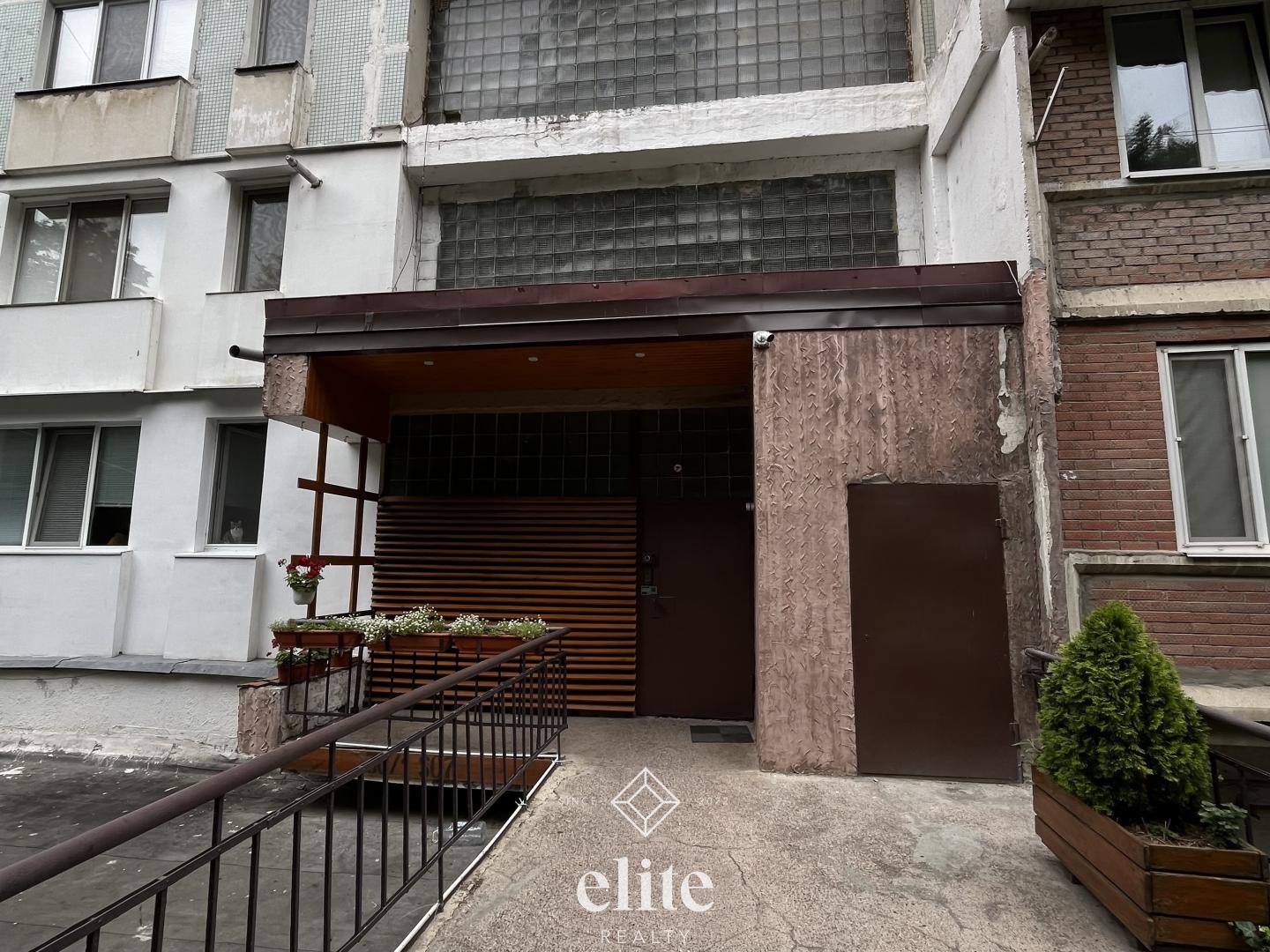 elite realty image