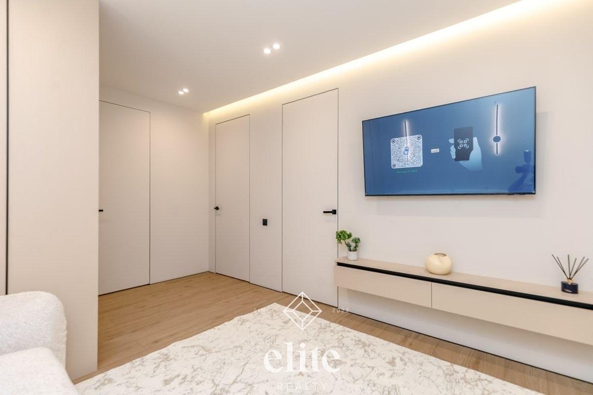 elite realty image