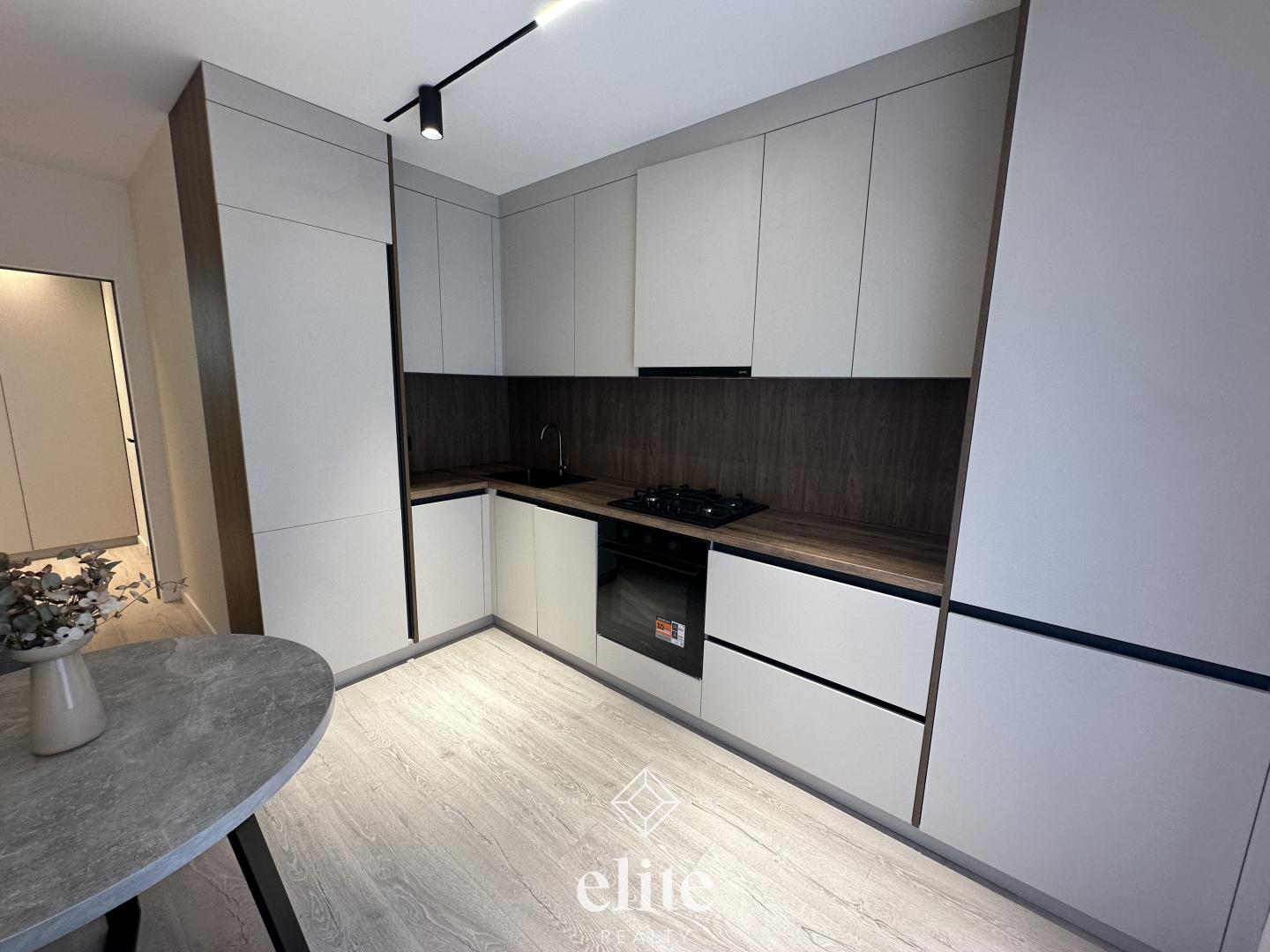 elite realty image